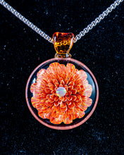 Load image into Gallery viewer, Akihiro Flower Pendant
