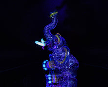 Load image into Gallery viewer, Wyzass Large Multi-Color and Clear Elephant - Goodiesheady
